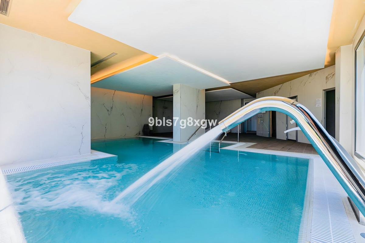 Appartement te koop in New Golden Mile | 3 slaapkamers H5048293