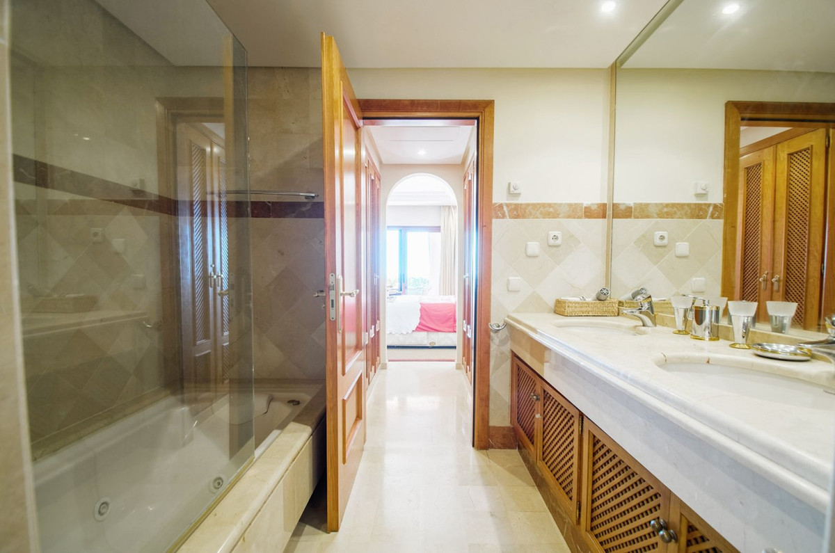 Appartement te koop in New Golden Mile | 2 slaapkamers H5048380