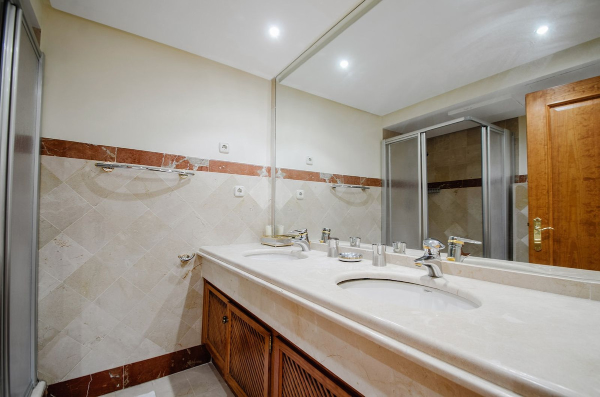 Appartement te koop in New Golden Mile | 2 slaapkamers H5048380