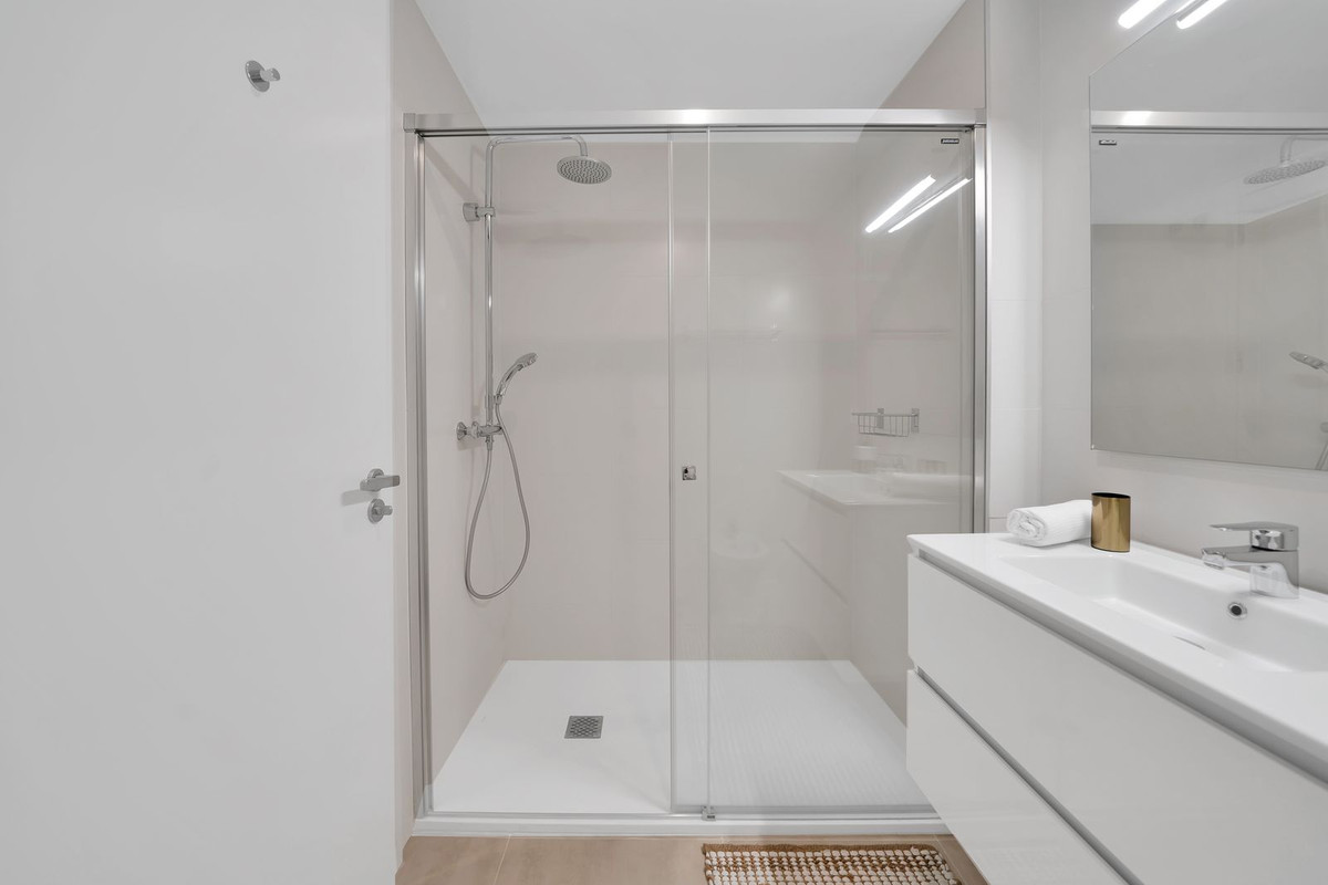 Appartement te koop in New Golden Mile | 3 slaapkamers H5049541