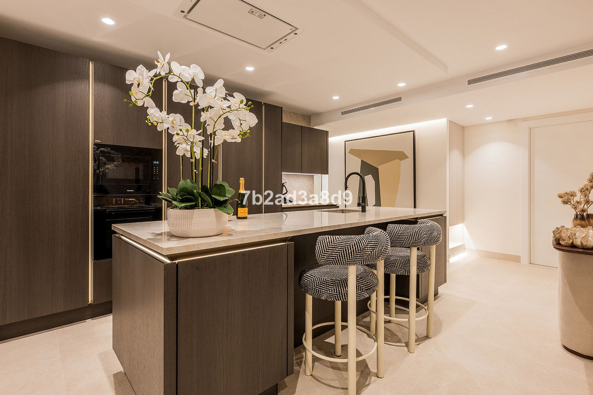Appartement te koop in New Golden Mile | 4 slaapkamers H5107813