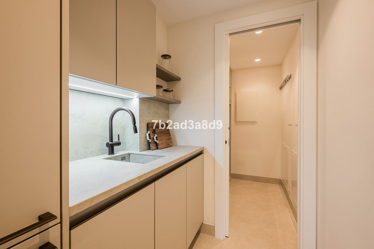 Appartement te koop in New Golden Mile | 4 slaapkamers H5107813
