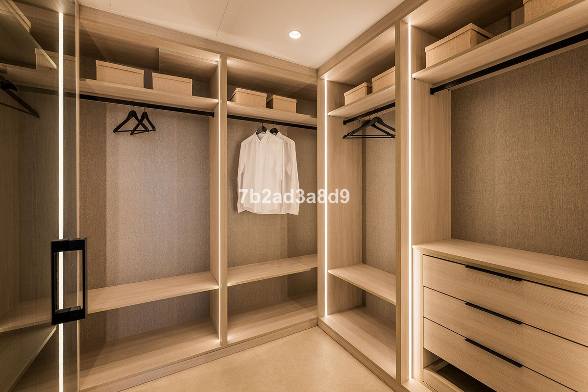 Appartement te koop in New Golden Mile | 4 slaapkamers H5107813