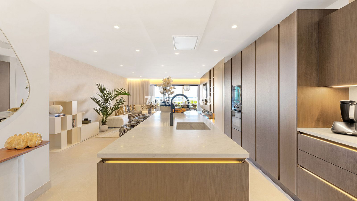 Appartement te koop in New Golden Mile | 4 slaapkamers H5107813