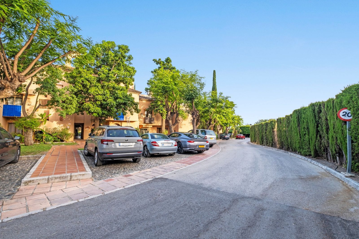 Appartement te koop in New Golden Mile | 2 slaapkamers H5116570