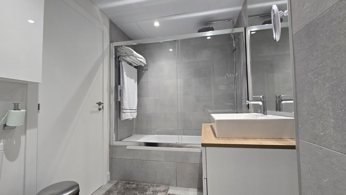 Appartement te koop in New Golden Mile | 3 slaapkamers H5120578