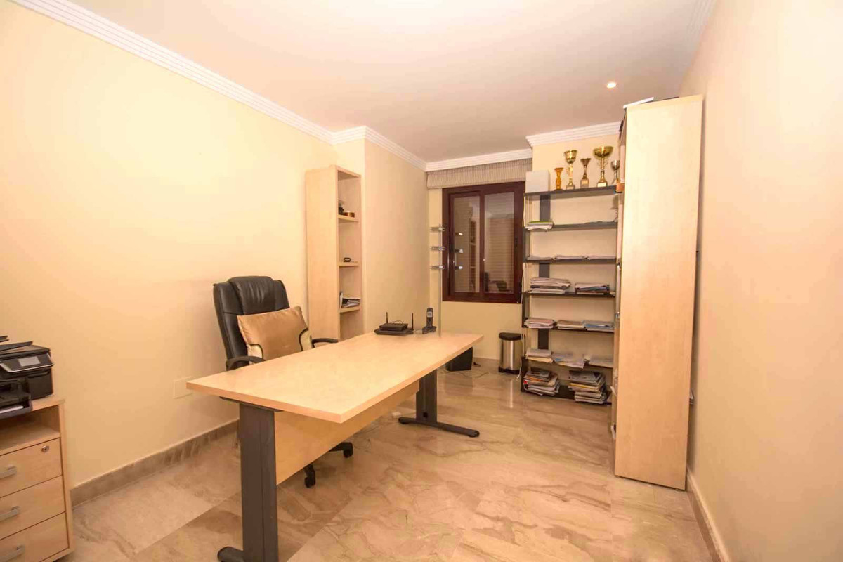 Appartement te koop in New Golden Mile | 4 slaapkamers H5127307