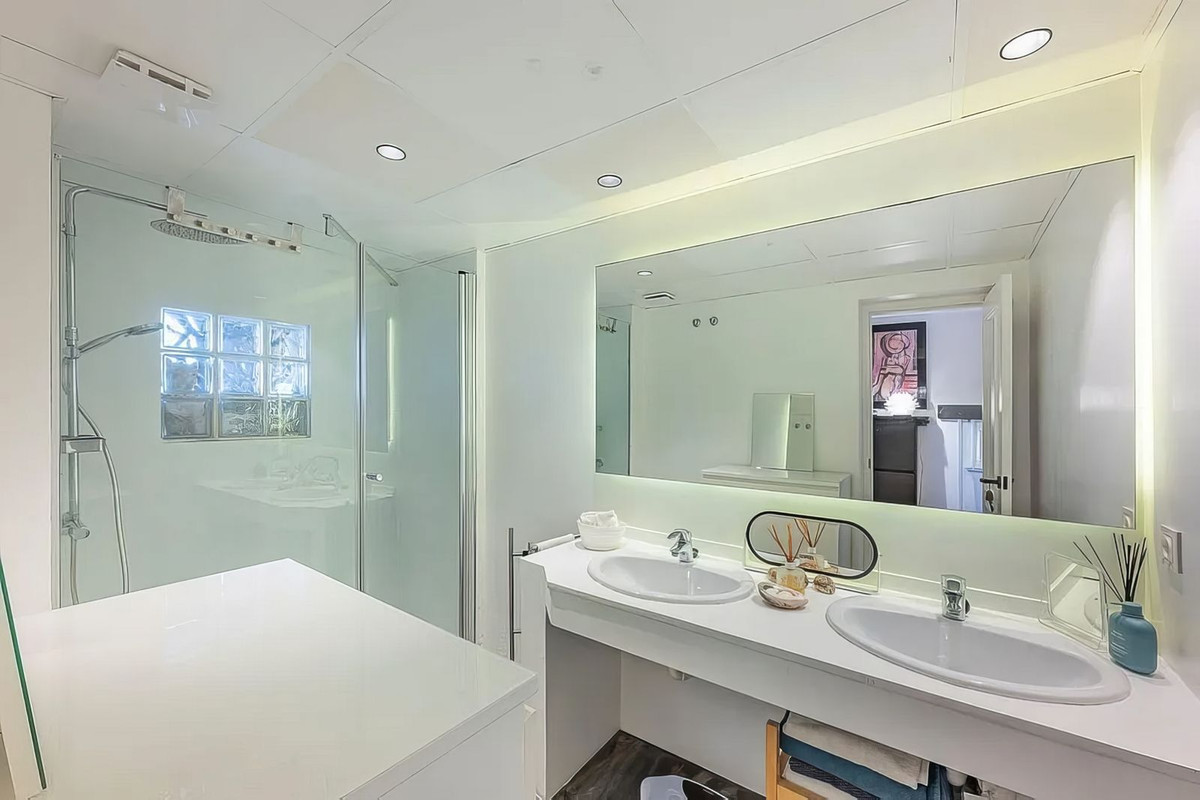 Appartement te koop in New Golden Mile | 3 slaapkamers H5129779