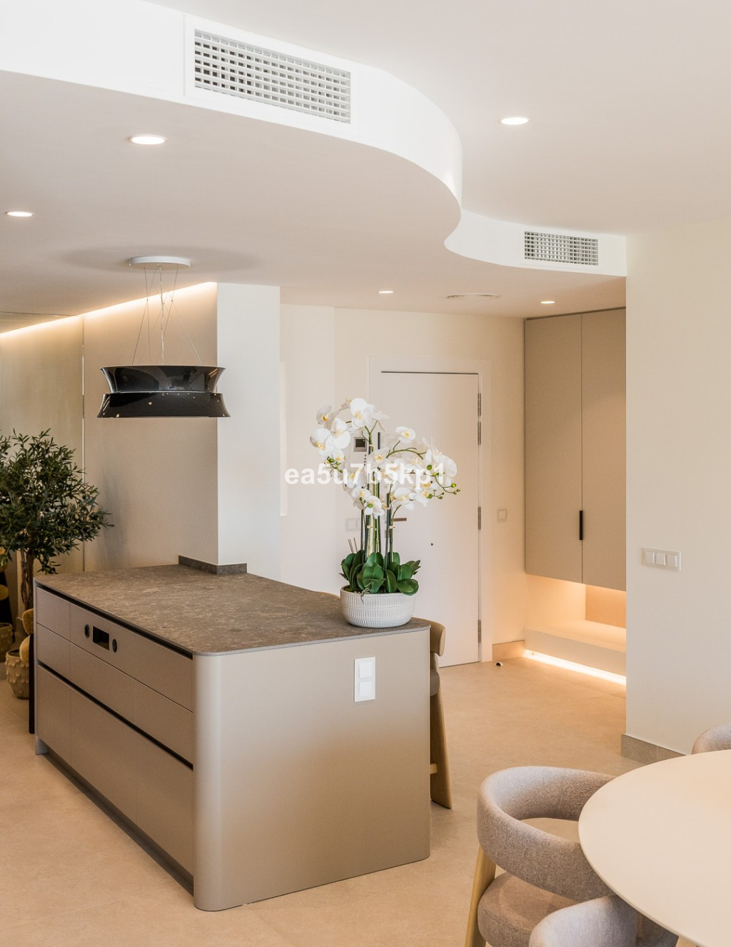 Appartement te koop in New Golden Mile | 3 slaapkamers H5132761