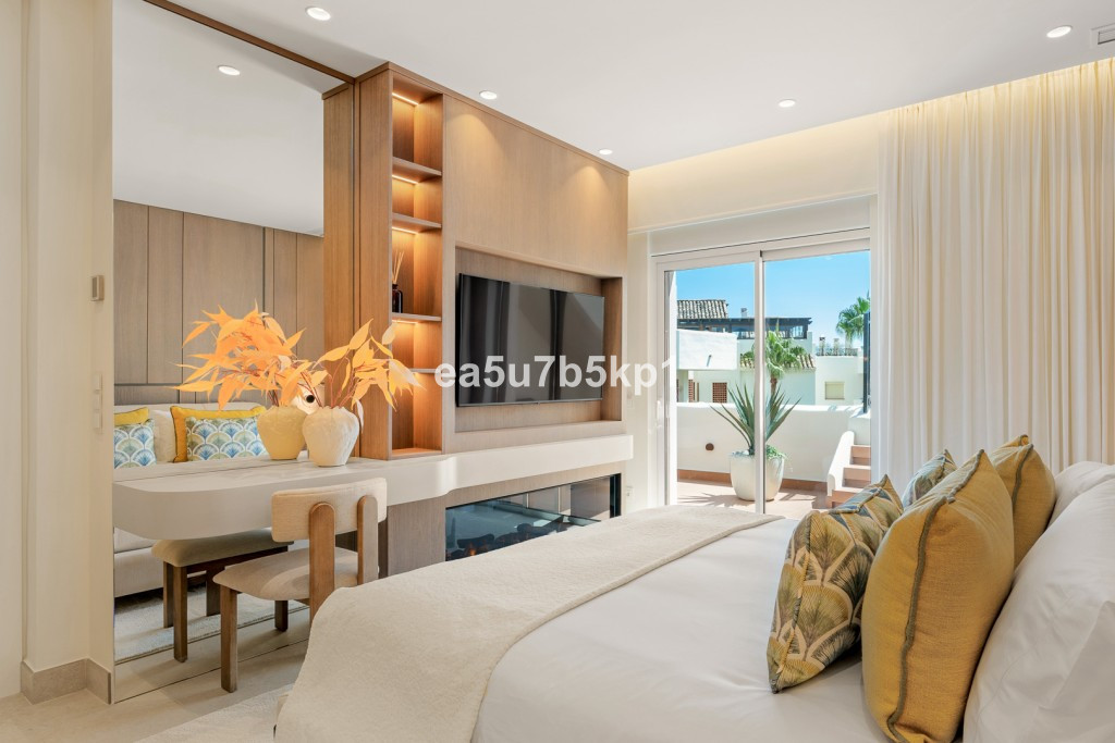 Appartement te koop in New Golden Mile | 3 slaapkamers H5132761