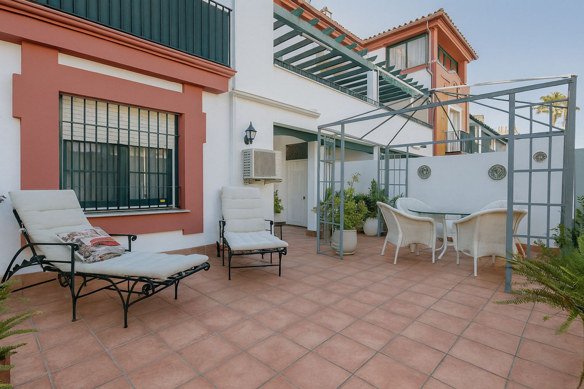 Appartement te koop in New Golden Mile | 3 slaapkamers H5135899