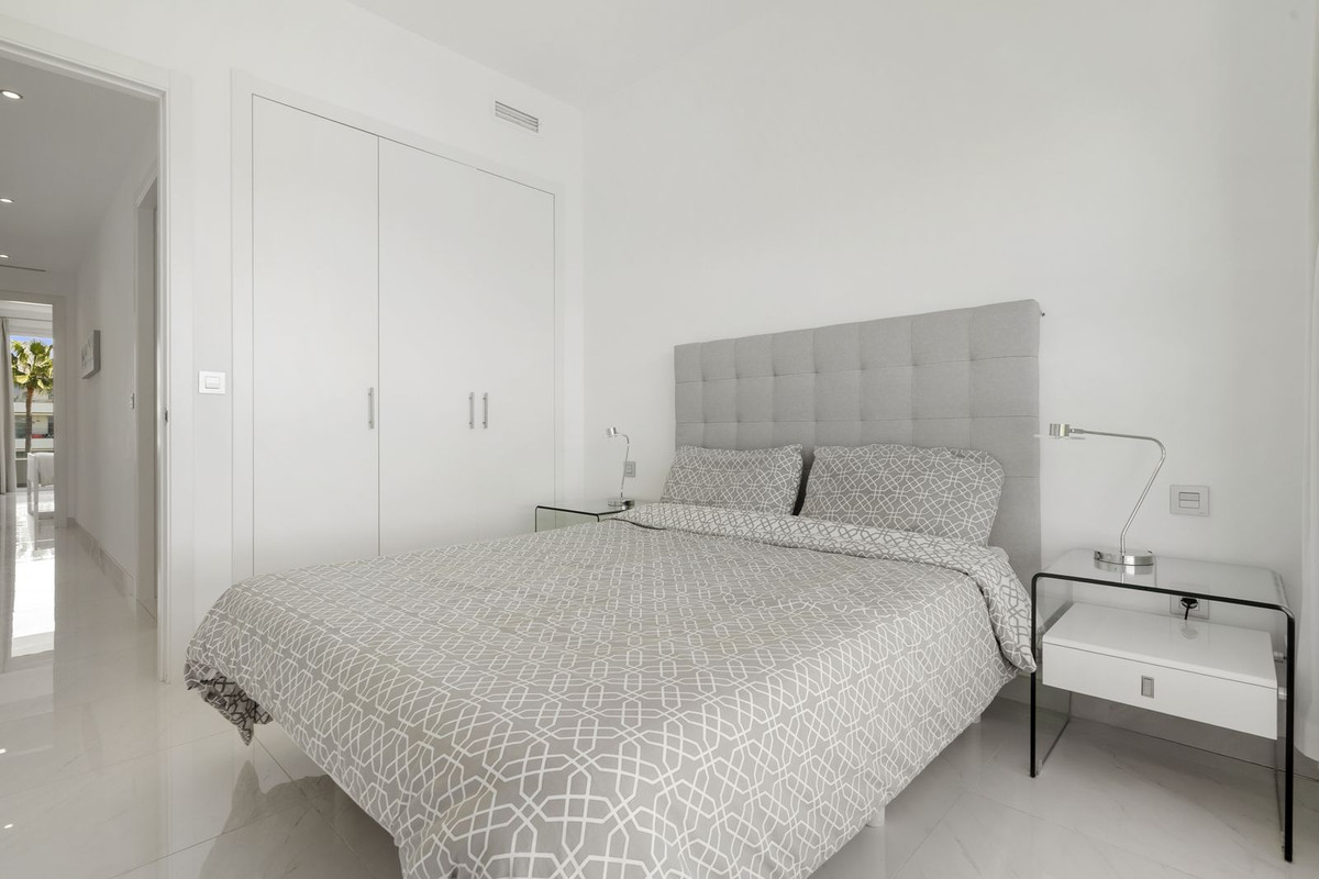 Appartement te koop in New Golden Mile | 3 slaapkamers H5137900