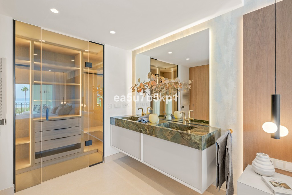 Appartement te koop in New Golden Mile | 3 slaapkamers H5138101