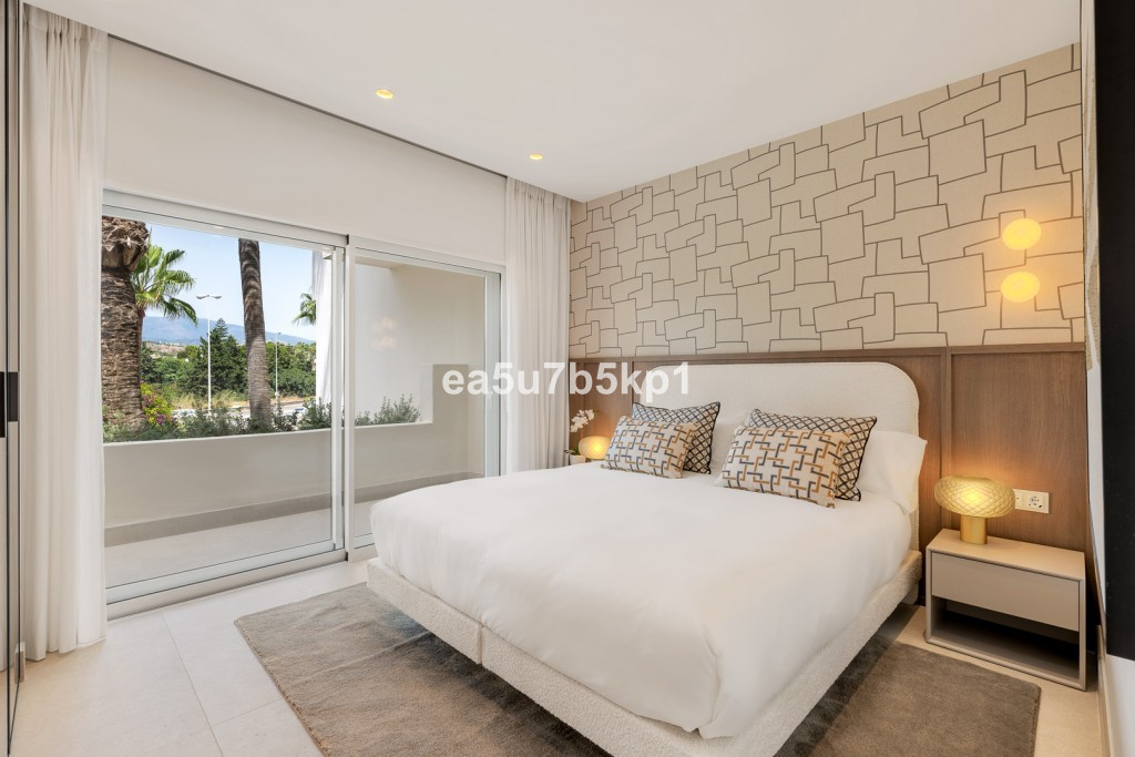 Appartement te koop in New Golden Mile | 3 slaapkamers H5138101