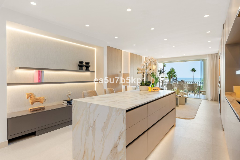 Appartement te koop in New Golden Mile | 3 slaapkamers H5138101