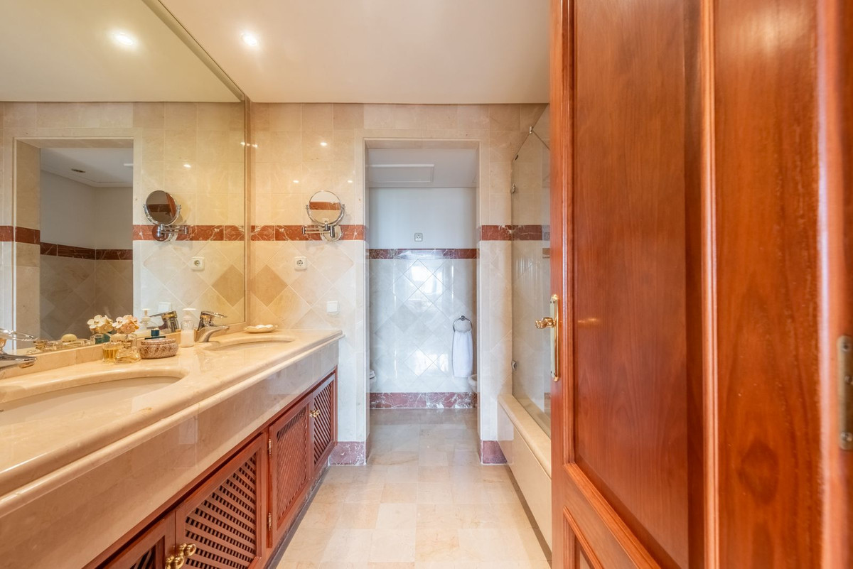 Appartement te koop in New Golden Mile | 3 slaapkamers H5147947