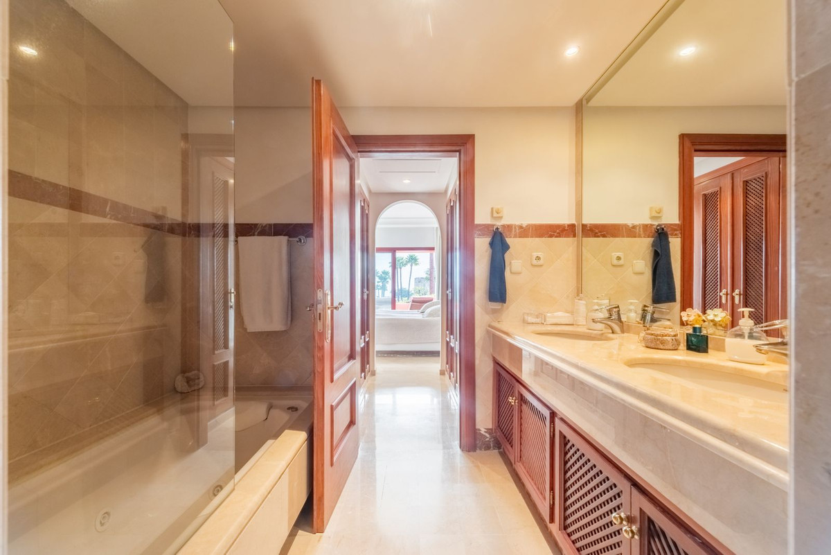 Appartement te koop in New Golden Mile | 3 slaapkamers H5147947