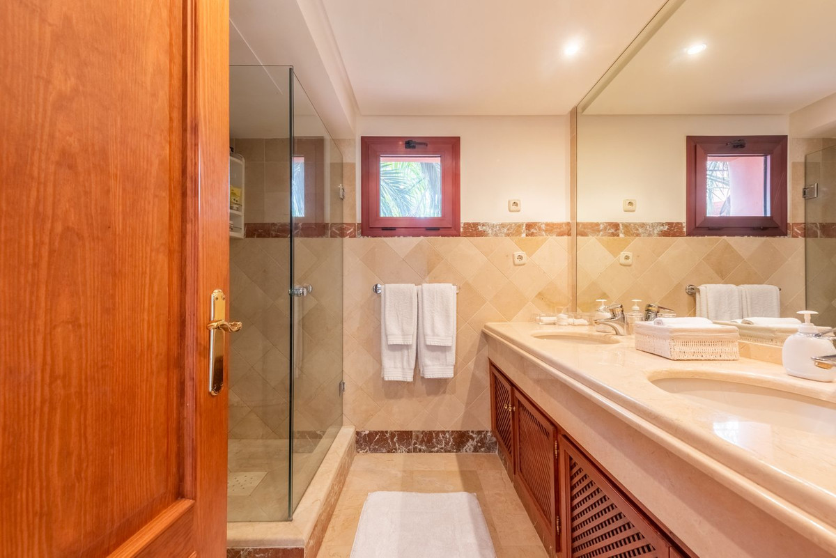 Appartement te koop in New Golden Mile | 3 slaapkamers H5147947