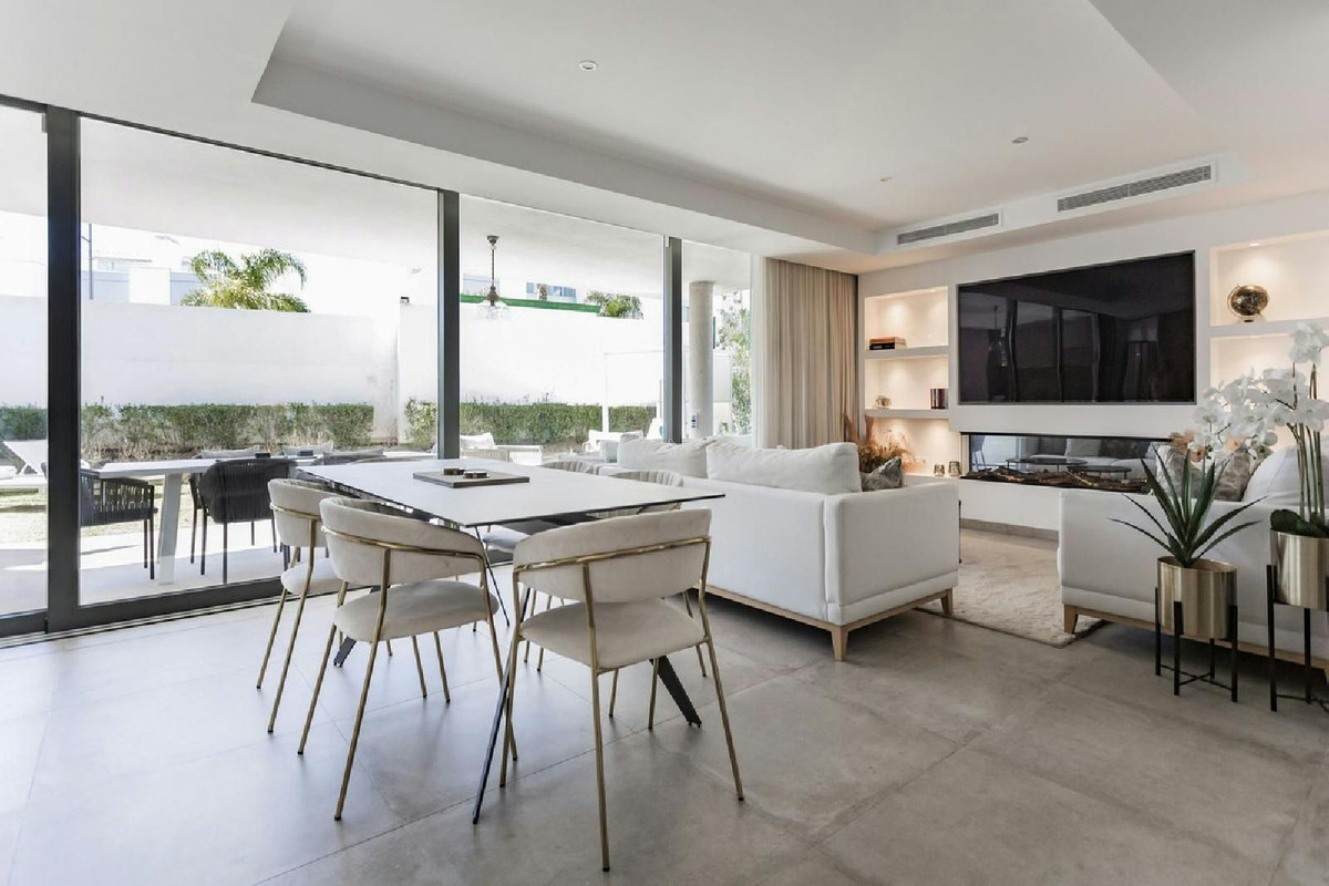 Appartement te koop in New Golden Mile | 2 slaapkamers H5296306