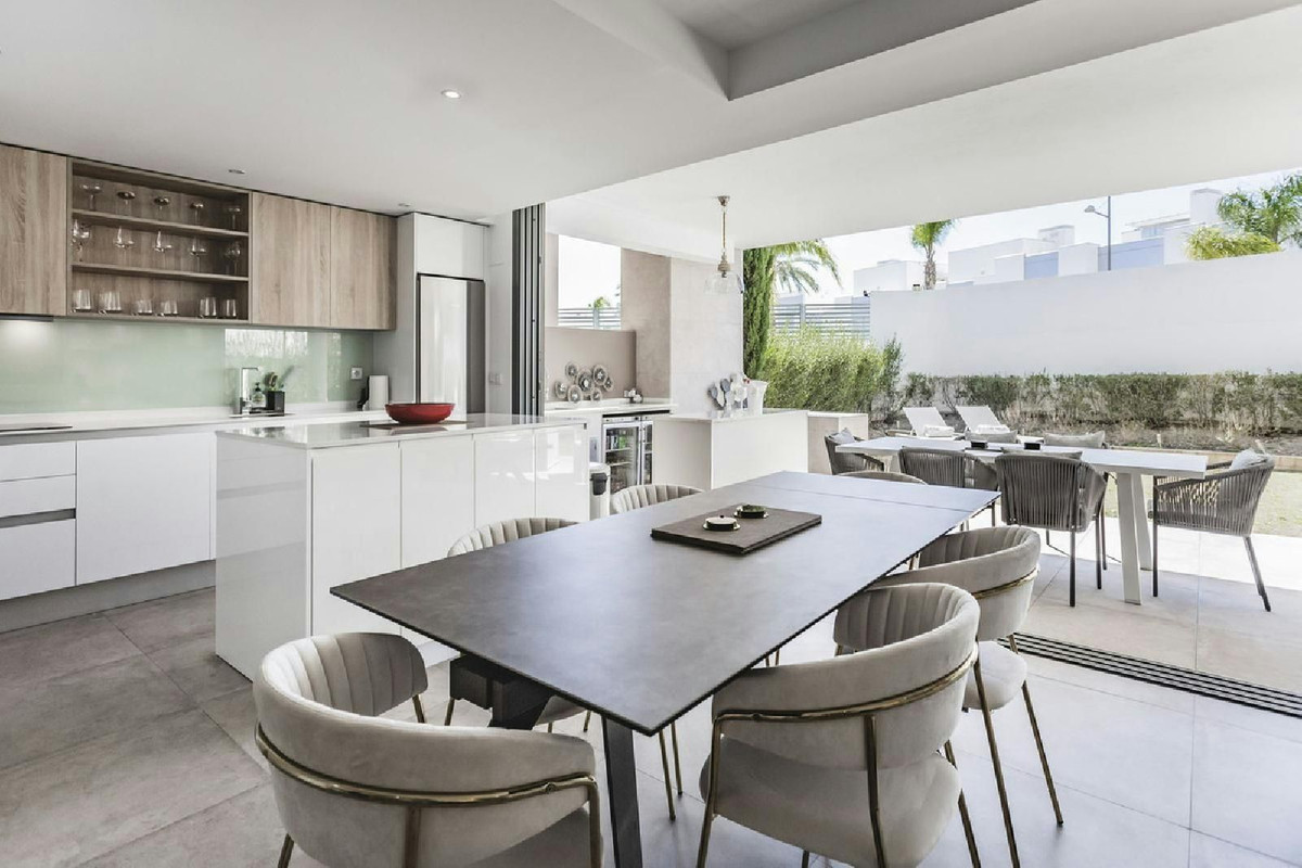 Appartement te koop in New Golden Mile | 2 slaapkamers H5296306