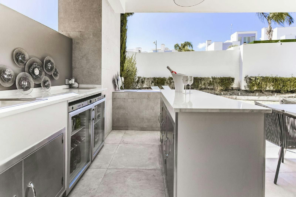 Appartement te koop in New Golden Mile | 2 slaapkamers H5296306