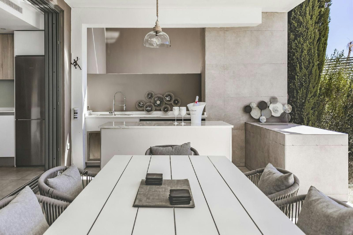 Appartement te koop in New Golden Mile | 2 slaapkamers H5296306