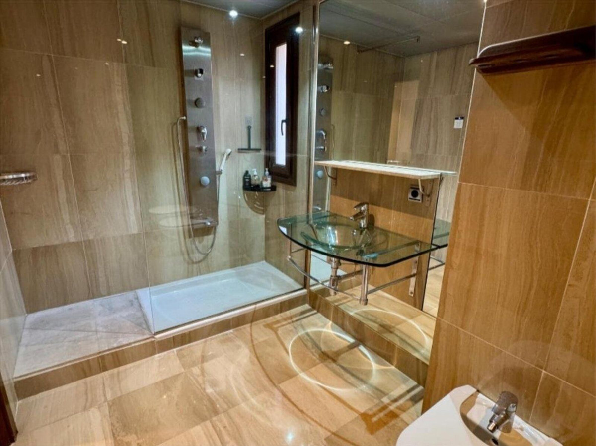 Appartement te koop in New Golden Mile | 3 slaapkamers H5324215