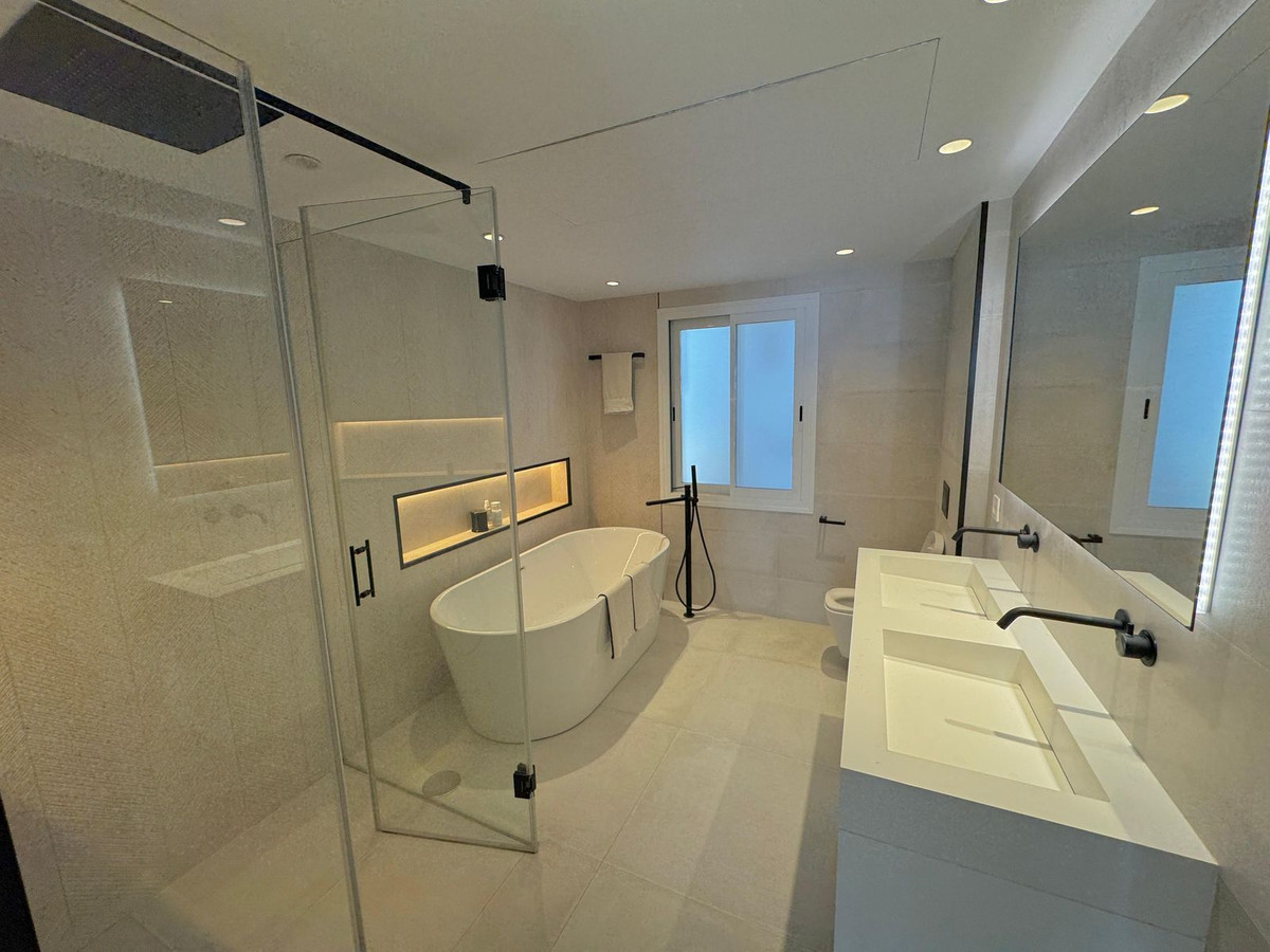 Appartement te koop in New Golden Mile | 3 slaapkamers H5333059