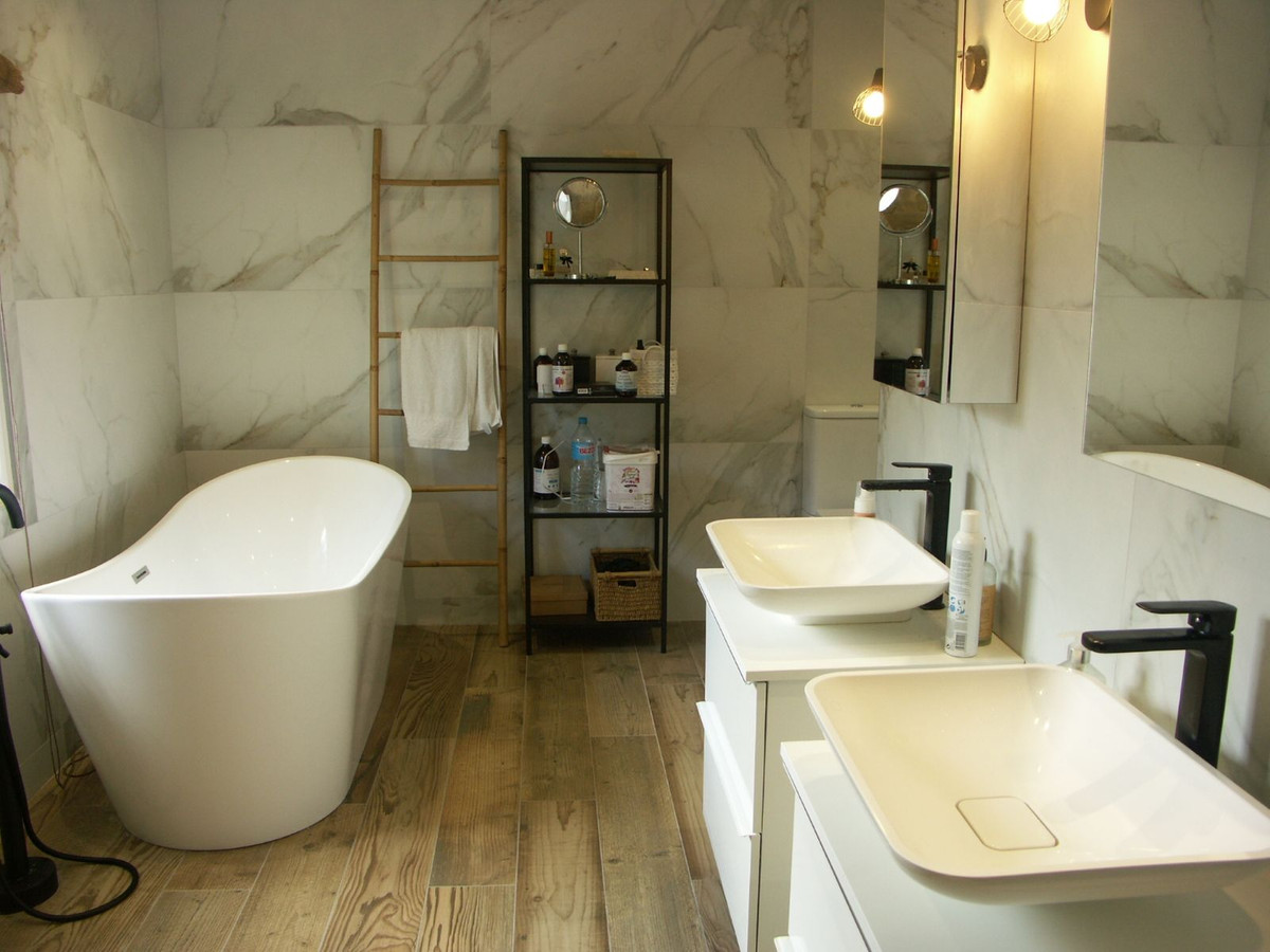 Appartement te koop in New Golden Mile | 6 slaapkamers H5346556