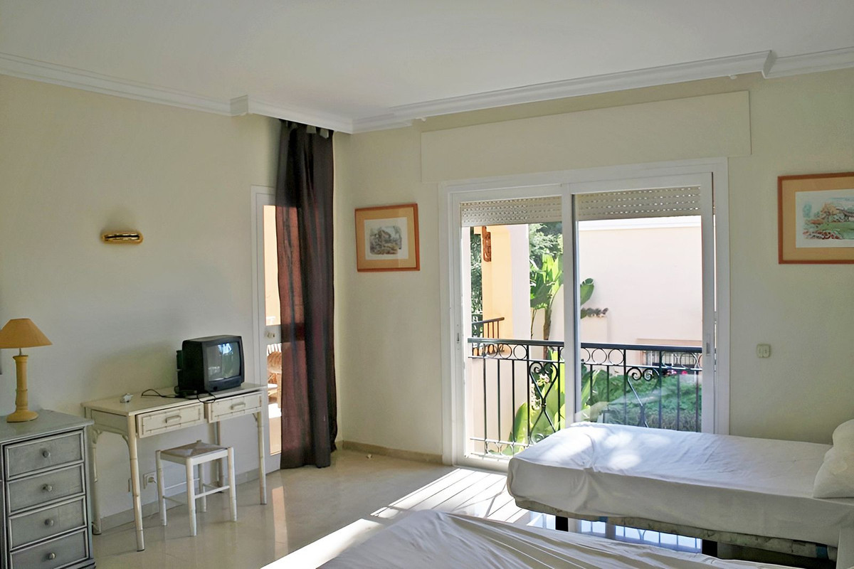 Appartement te koop in New Golden Mile | 4 slaapkamers H5350126