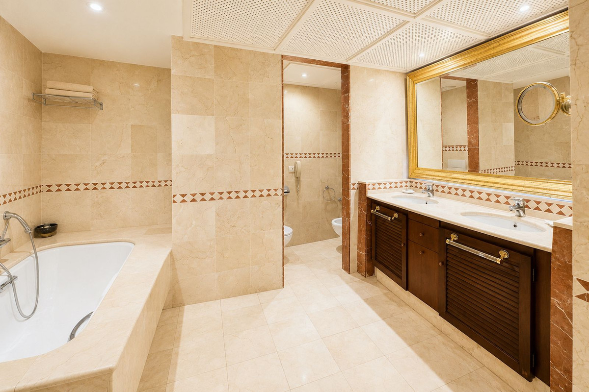 Appartement te koop in New Golden Mile | 2 slaapkamers H5364160