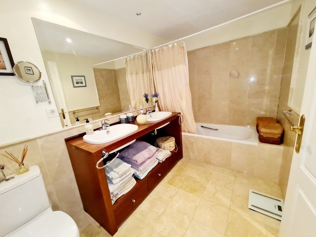 Appartement te koop in New Golden Mile | 2 slaapkamers H5376910
