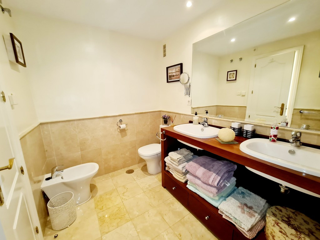 Appartement te koop in New Golden Mile | 2 slaapkamers H5376910
