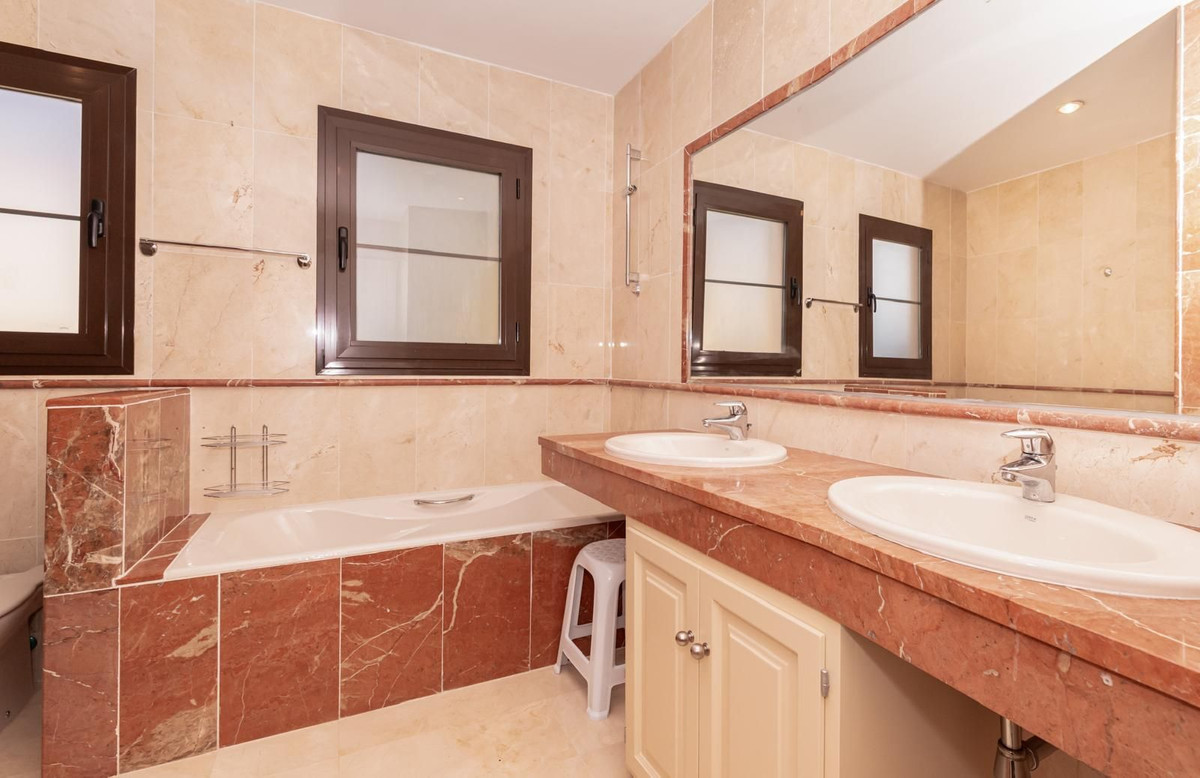 Appartement te koop in New Golden Mile | 4 slaapkamers H5395864