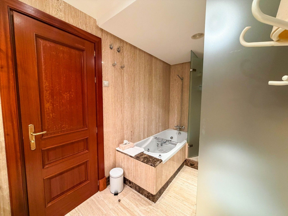 Appartement te koop in New Golden Mile | 2 slaapkamers H5463187