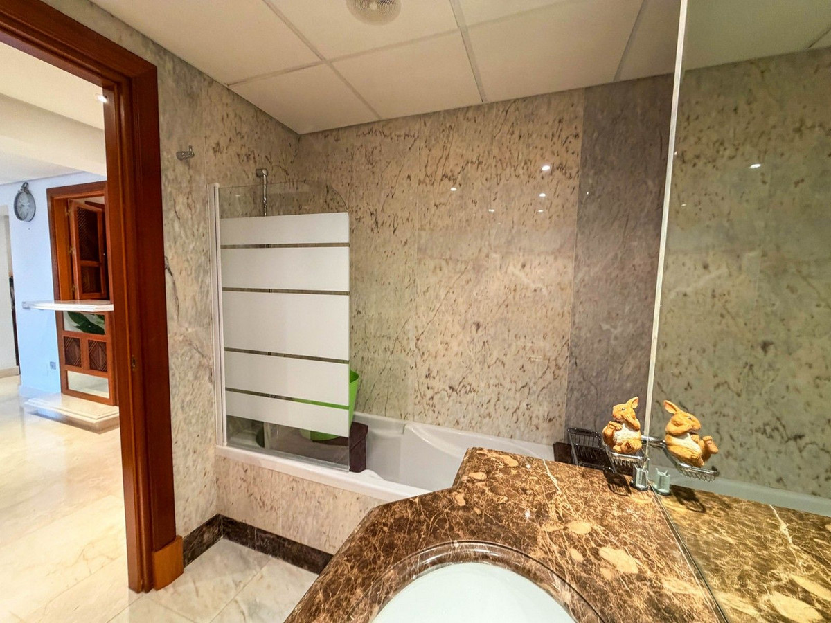 Appartement te koop in New Golden Mile | 2 slaapkamers H5463187