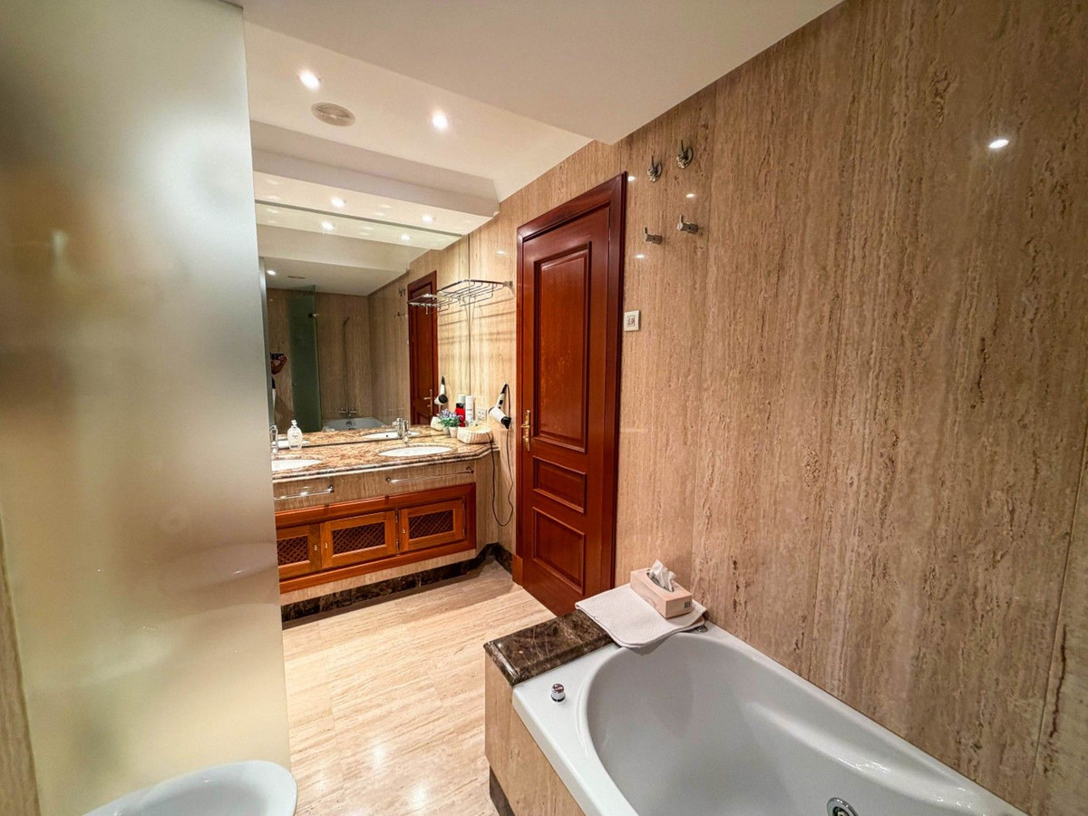 Appartement te koop in New Golden Mile | 2 slaapkamers H5463187