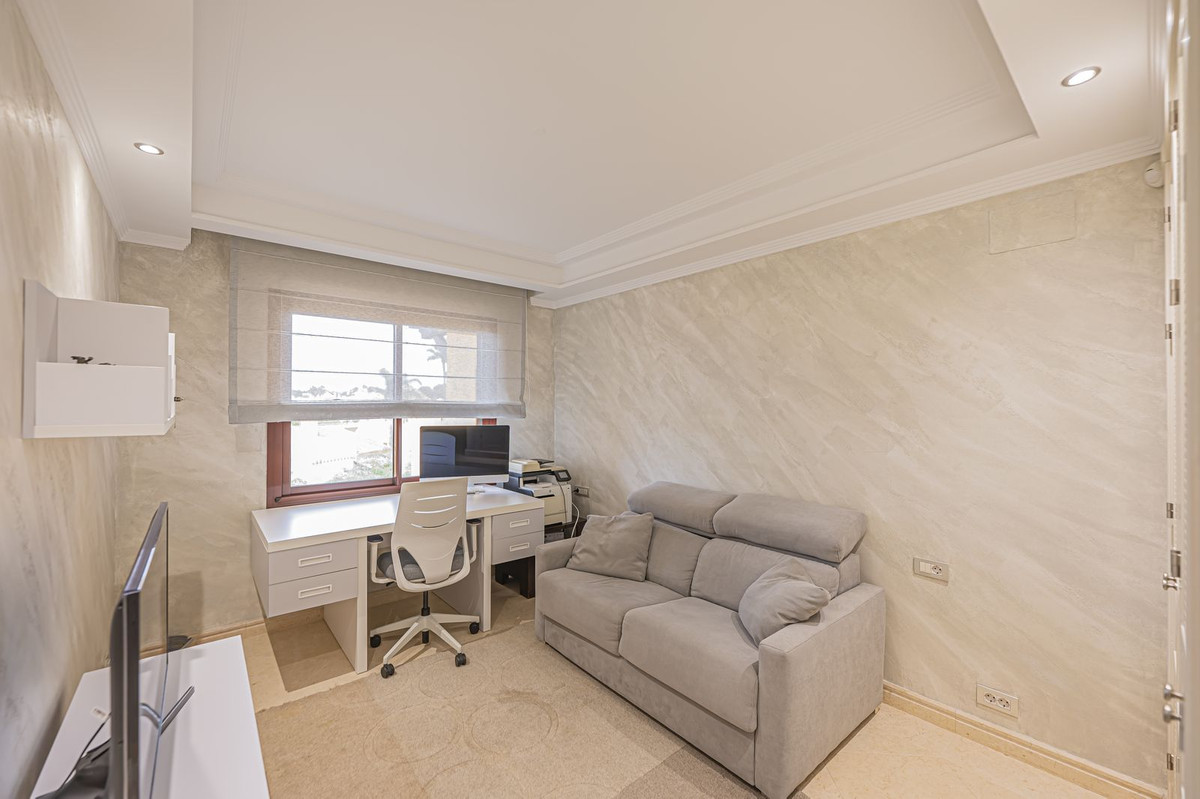 Appartement te koop in New Golden Mile | 3 slaapkamers H5483620