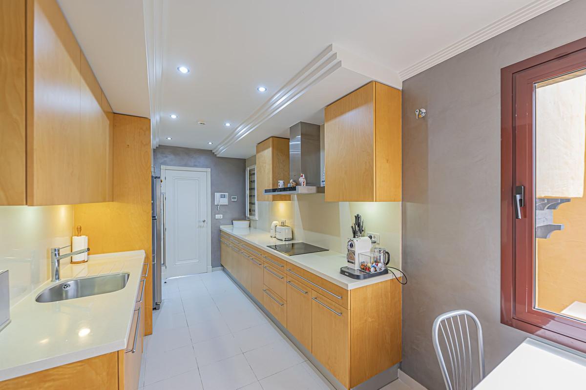 Appartement te koop in New Golden Mile | 3 slaapkamers H5483620
