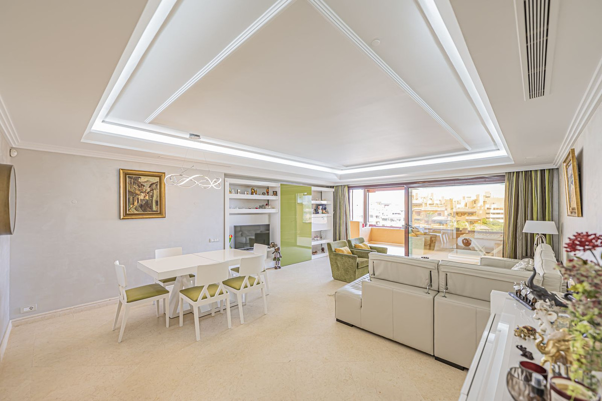 Appartement te koop in New Golden Mile | 3 slaapkamers H5483620