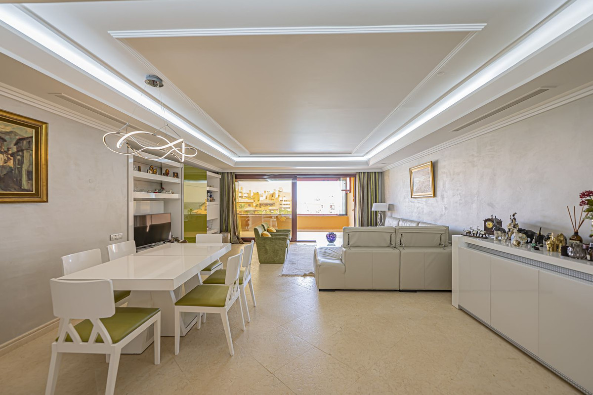 Appartement te koop in New Golden Mile | 3 slaapkamers H5483620