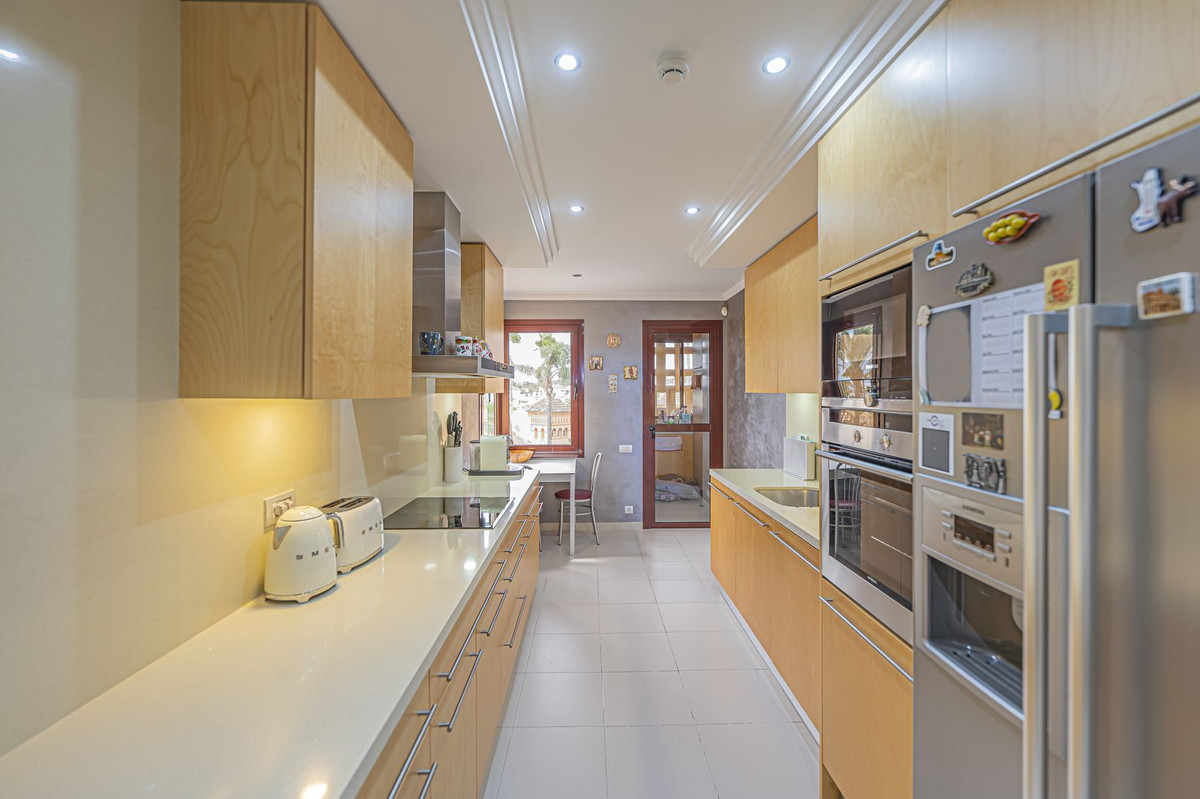 Appartement te koop in New Golden Mile | 3 slaapkamers H5483620
