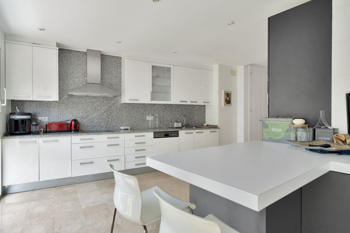 Appartement te koop in Nueva Andalucía | 3 slaapkamers H4749808