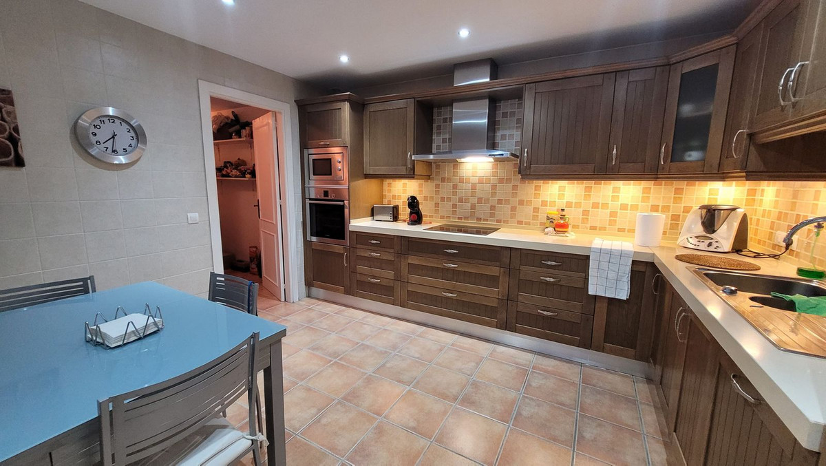 Appartement te koop in Nueva Andalucía | 3 slaapkamers H4853992