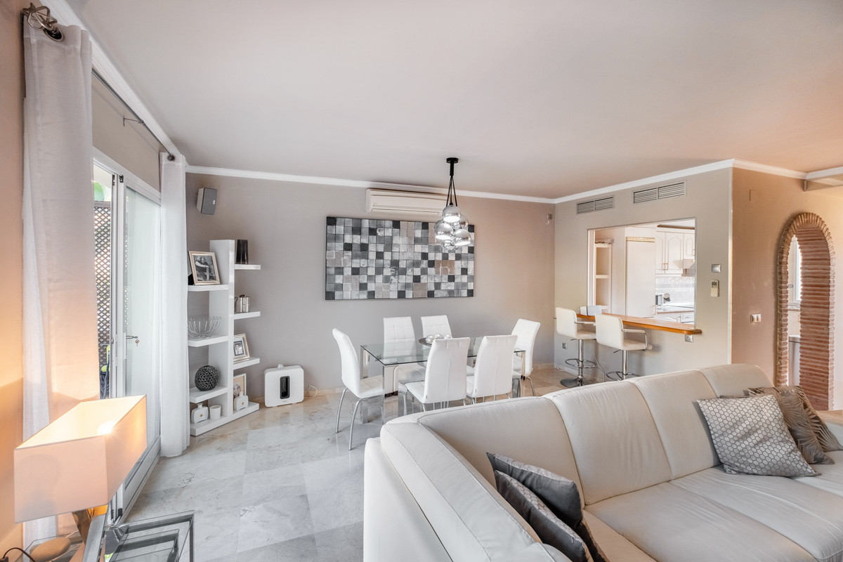 Penthouse in Nueva Andalucía-19