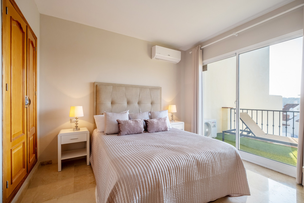 Penthouse in Nueva Andalucía-5