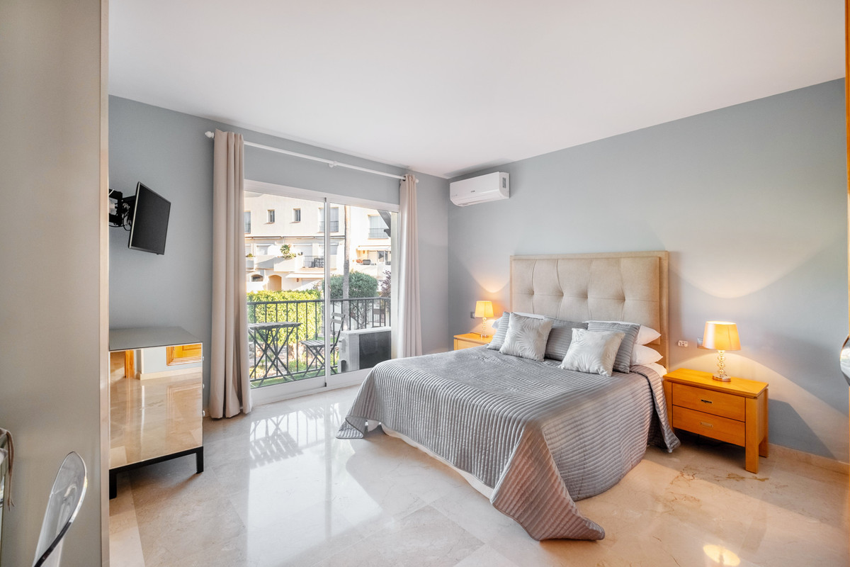Penthouse in Nueva Andalucía-7
