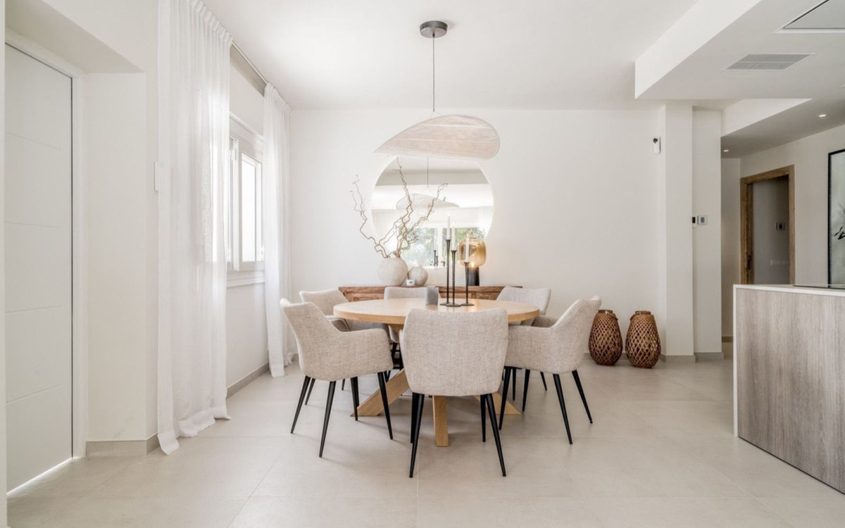 Appartement te koop in Nueva Andalucía | 4 slaapkamers H4942234