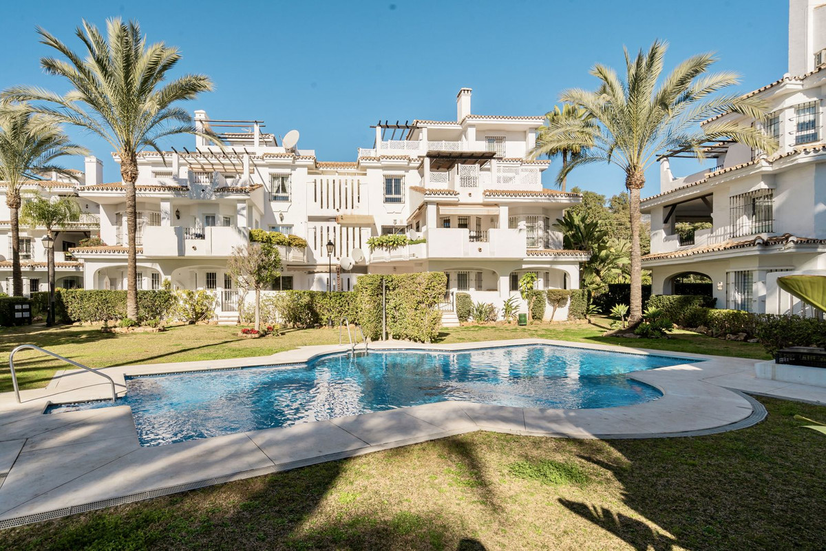 Appartement te koop in Nueva Andalucía | 2 slaapkamers H4951897