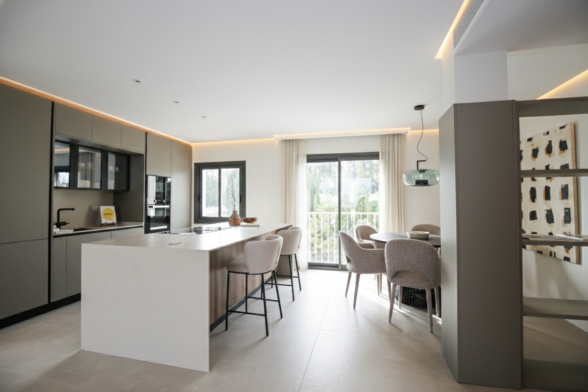 Appartement te koop in Nueva Andalucía | 2 slaapkamers H4954543